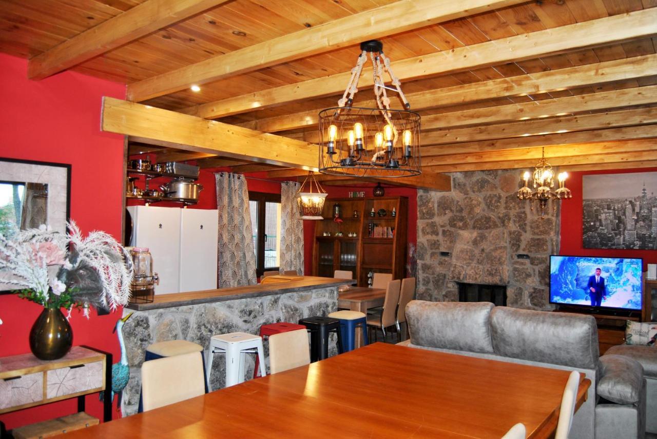 Complejo Casas Rurales Mansiones Y Villas Deluxe Collado Mediano Exteriér fotografie